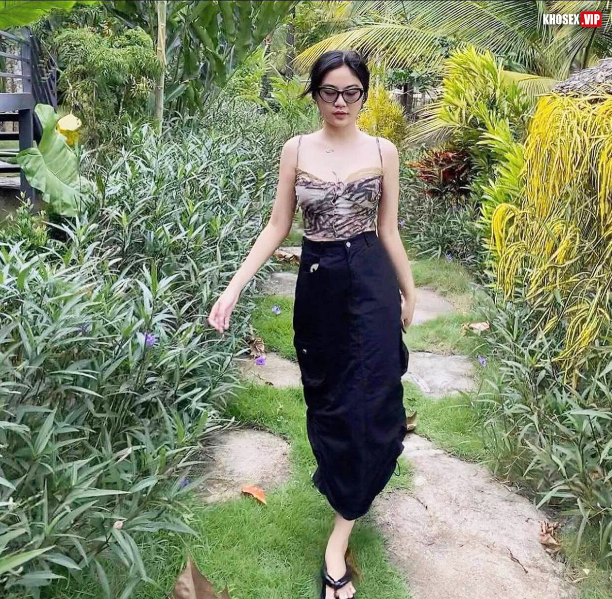 Chịch em mẫu ảnh vú to xinh ngon trong nhà nghỉ - Phần 2 - Hình 13