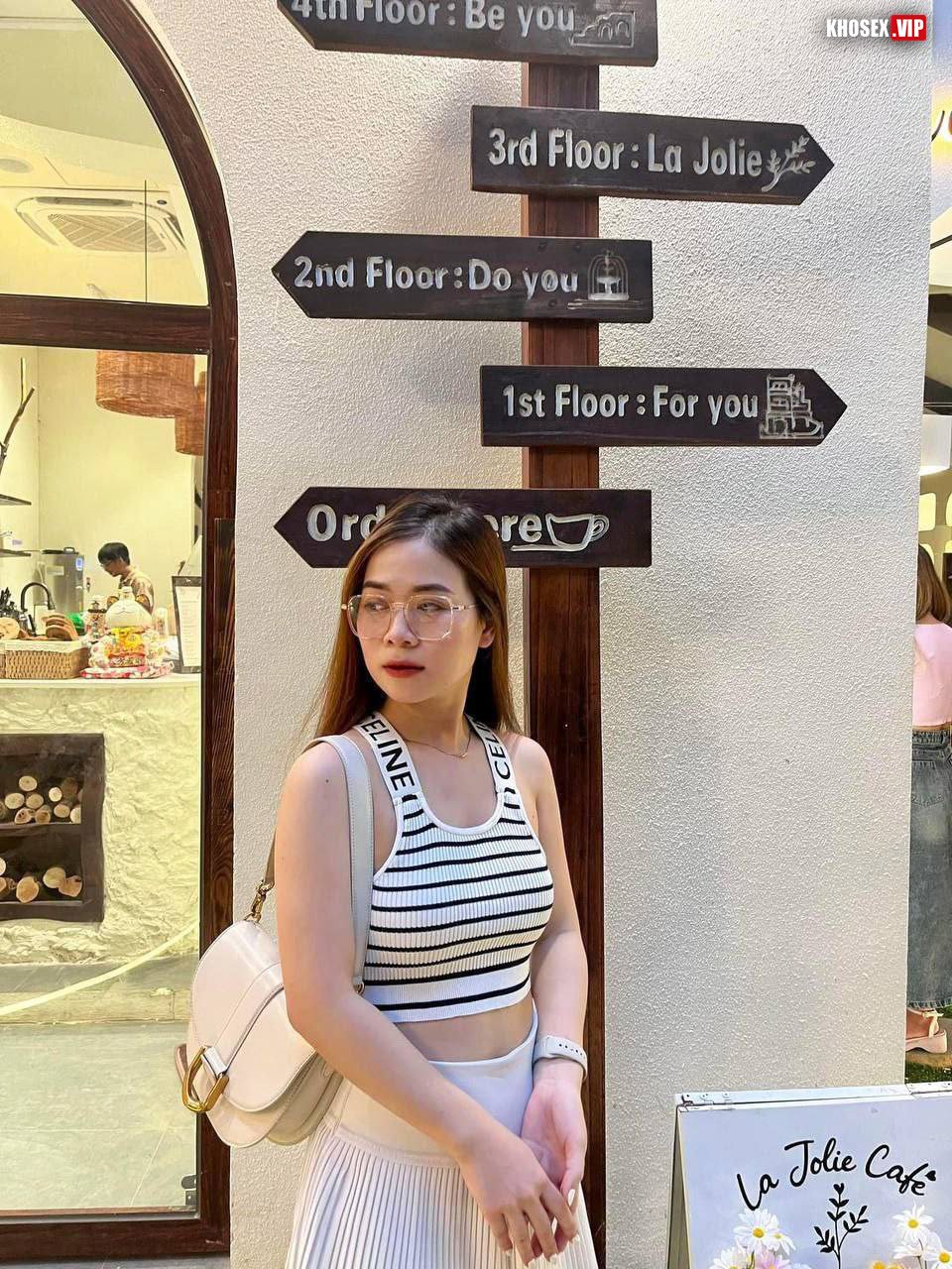 Clip sex Lái chị máy bay người yêu cũ được chị phục vụ từ a đến z (Full Clip + Pic) - Hình 04