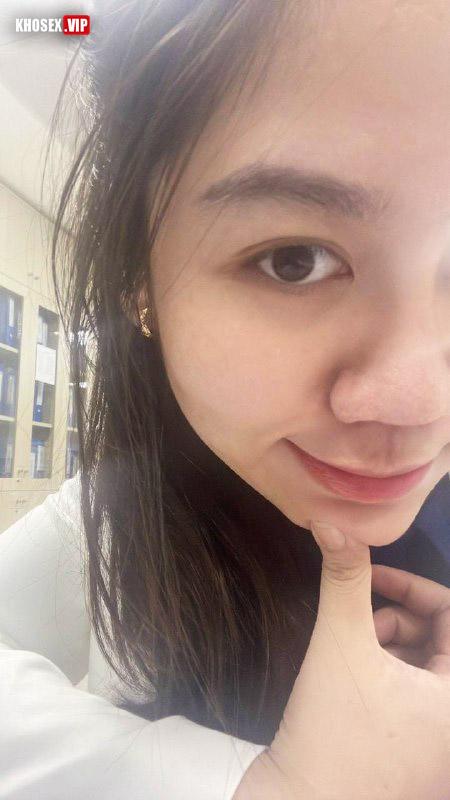 Dập em như máy khâu làm em sướng rên la - Hình 01