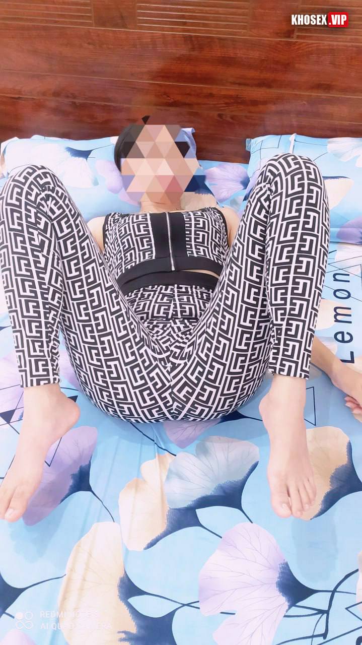 Đeo bao gai địt vợ lồn dâm sướng rên - Hình 05