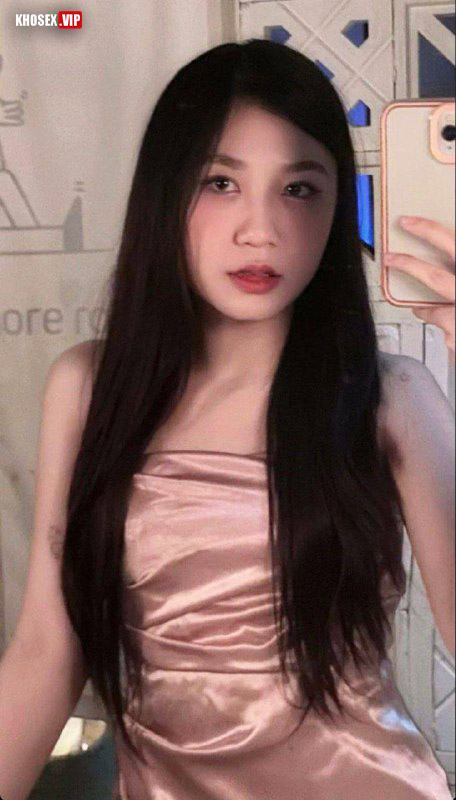 Em gái lớp 12 xinh dâm mặc lọt khe bú mút cực phê bị địt như 1 con đĩ - Phần 1 - Hình 02