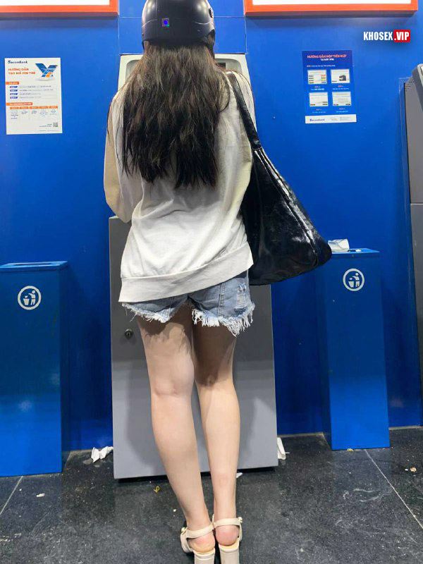 Em gái lớp 12 xinh dâm mặc lọt khe bú mút cực phê bị địt như 1 con đĩ - Phần 1 - Hình 04