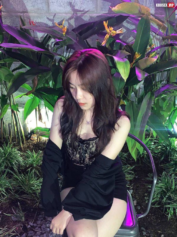 Em gái lớp 12 xinh dâm mặc lọt khe bú mút cực phê bị địt như 1 con đĩ - Phần 2 - Hình 02