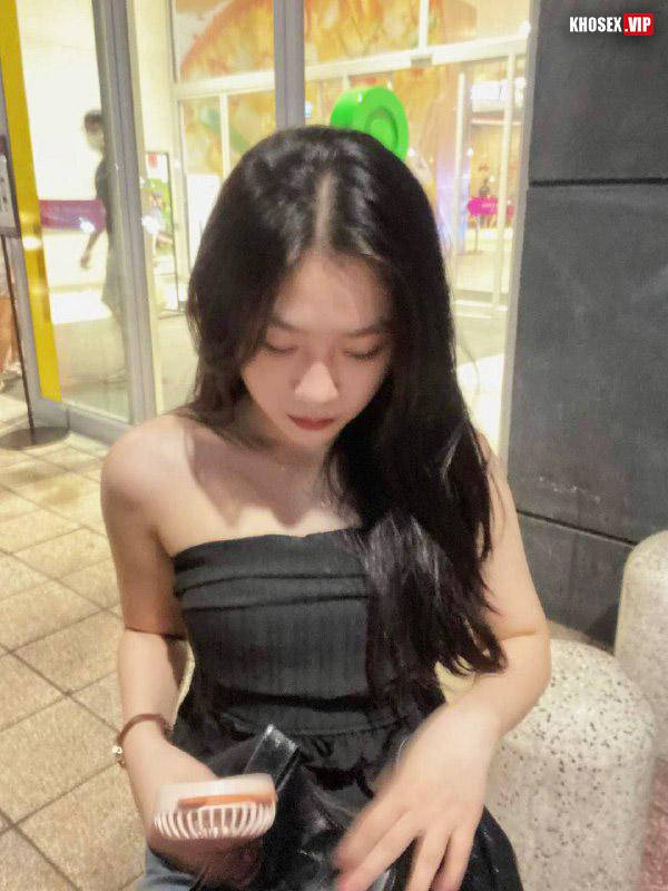 Em gái lớp 12 xinh dâm mặc lọt khe bú mút cực phê bị địt như 1 con đĩ - Phần 2 - Hình 03