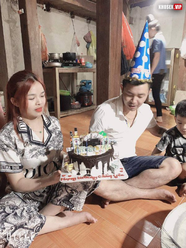 Lộ clip sex cặp vợ chồng vùng cao chịch vợ sướng rên la (Full Clip + Pic) - Hình 02