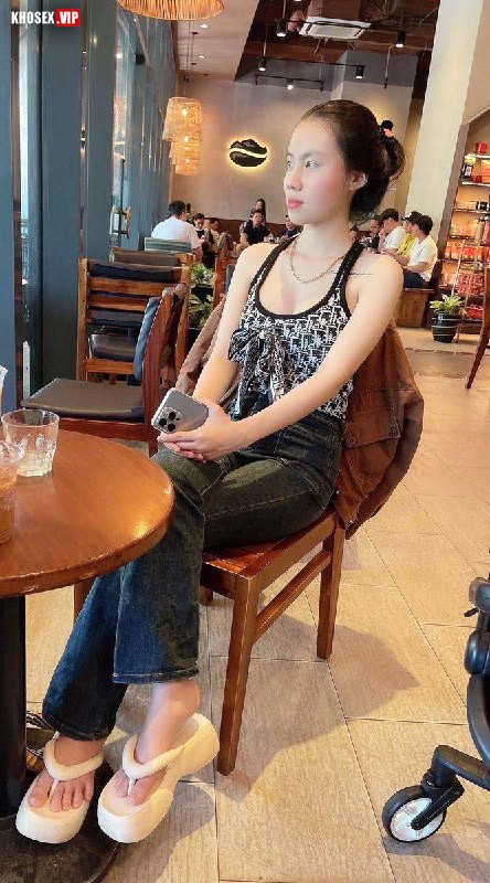 Siêu phẩm Chịch vợ xinh trắng dâm lồn khít vú to - Phần 1 - Hình 02