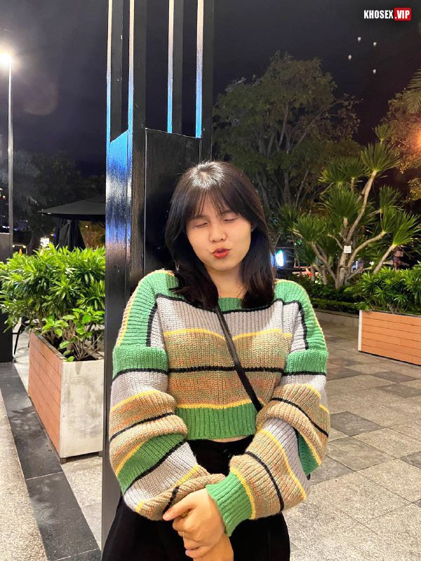 Úp thìa em chubby mông to xuất tinh trong - Hình 04