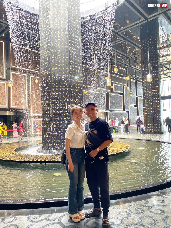 Vợ dâm đãng thích thả rông đụ public (Full Clip + Pic) - Hình 03