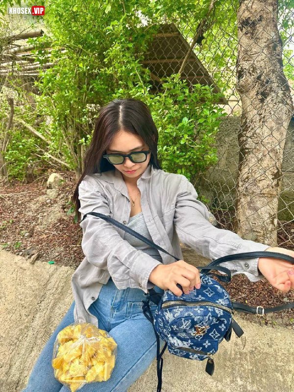 Vợ dâm lồn múp thích cosplay khi chịch - Phần 1 - Hình 01