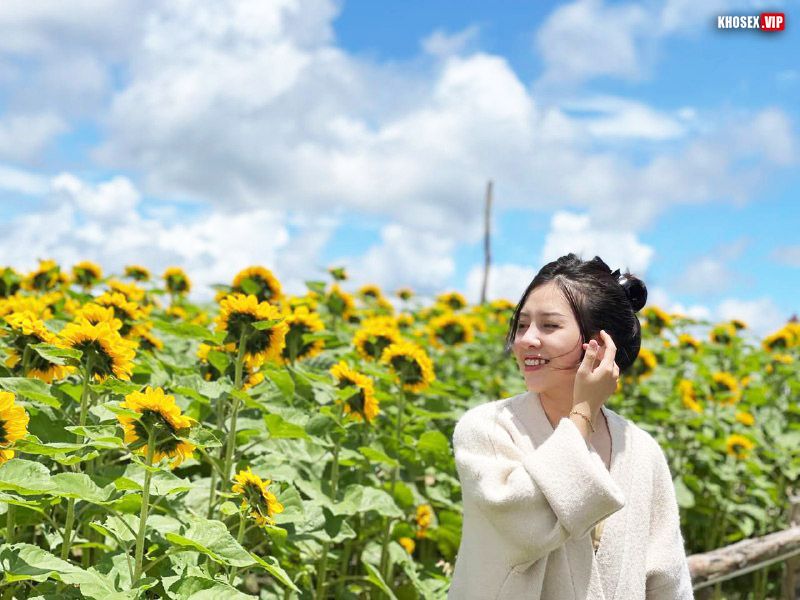 Anh địt sâu vô lồn em hả sướng quá anh - Hình 05