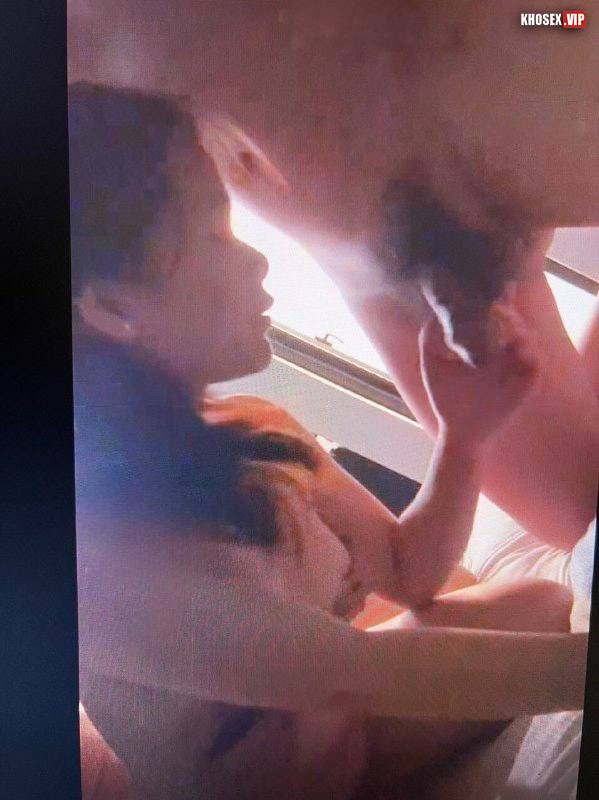 Cho vợ chơi some không bao với 2 thằng bạn rên dữ dội - Hình 08