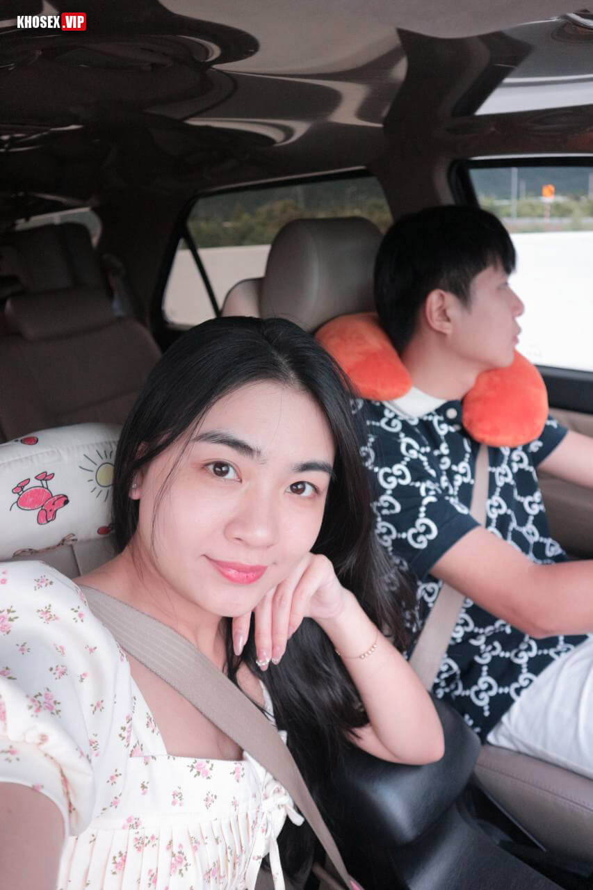 Đang nứng đến ngày đèn đỏ vẫn đè em ra địt - Hình 02