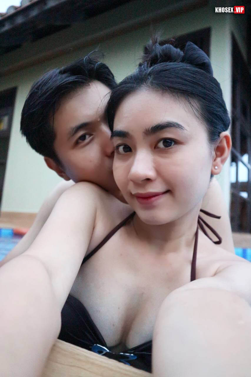 Đang nứng đến ngày đèn đỏ vẫn đè em ra địt - Hình 03