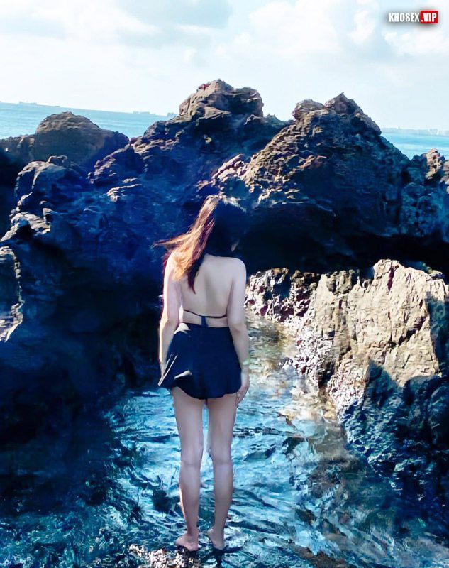 Gái xinh bú cu anh yêu xong chổng mông cho anh địt - Hình 05