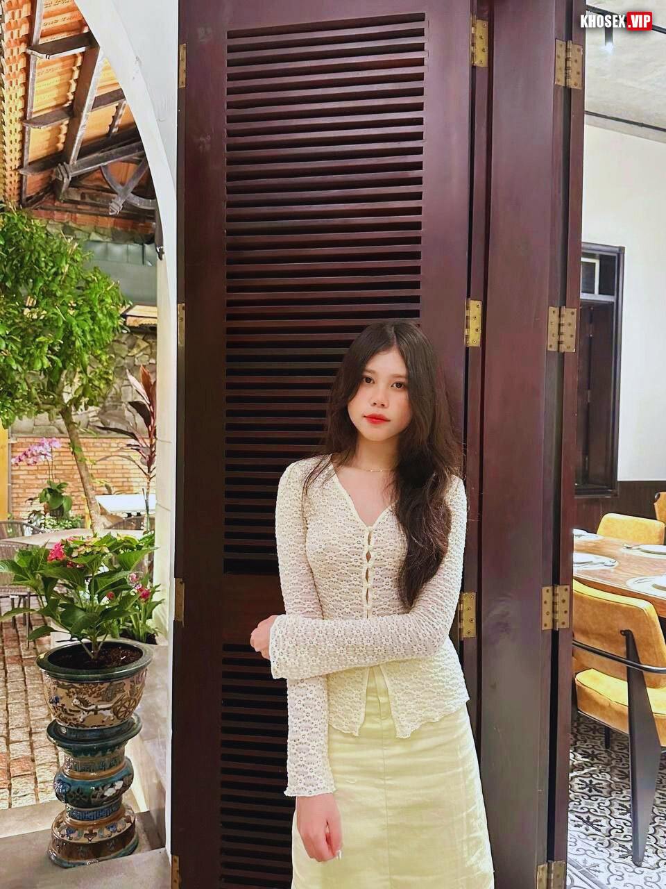 Lộ clip sex Hot girl Thúy Linh với anh người yêu - Hình 02