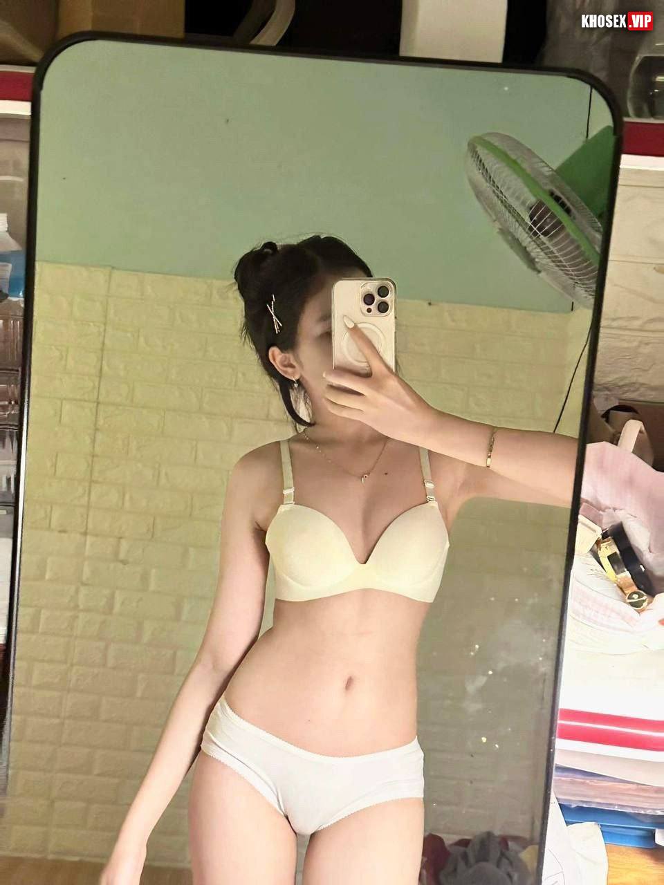 Lộ clip sex Hot girl Thúy Linh với anh người yêu - Hình 04