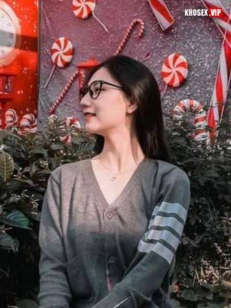 Lồn em khít mà anh dập mạnh làm em sướng - Hình 02