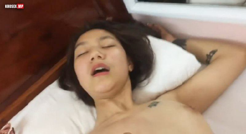 Lồn em khít mà anh dập mạnh làm em sướng - Hình 11