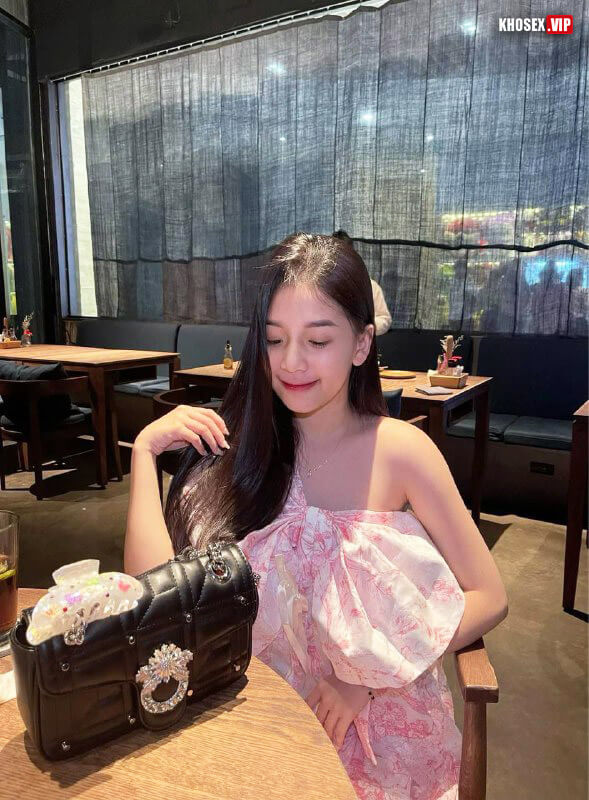 Mạnh lên anh má em nứng dữ vậy (Full Clip + Pic) - Hình 02