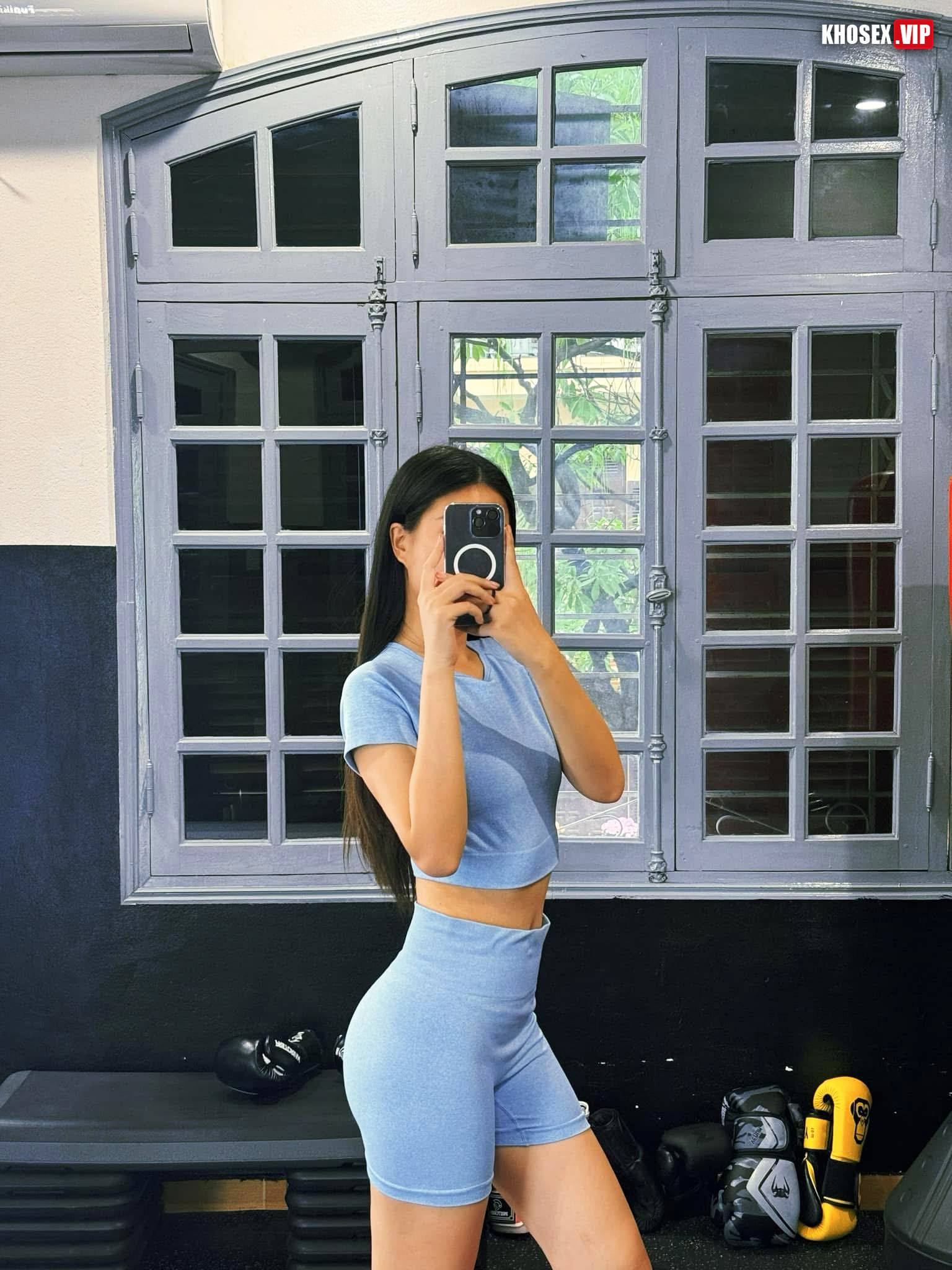 Siêu Phẩm Địt xuất trong em Tiktoker 500k follow dáng ngon - Hình 02