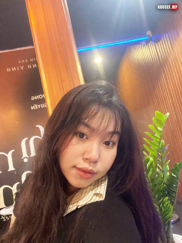 Địt em nhân viên sale Ôtô cực ngon dâm thủy em ra lênh láng - Hình 01