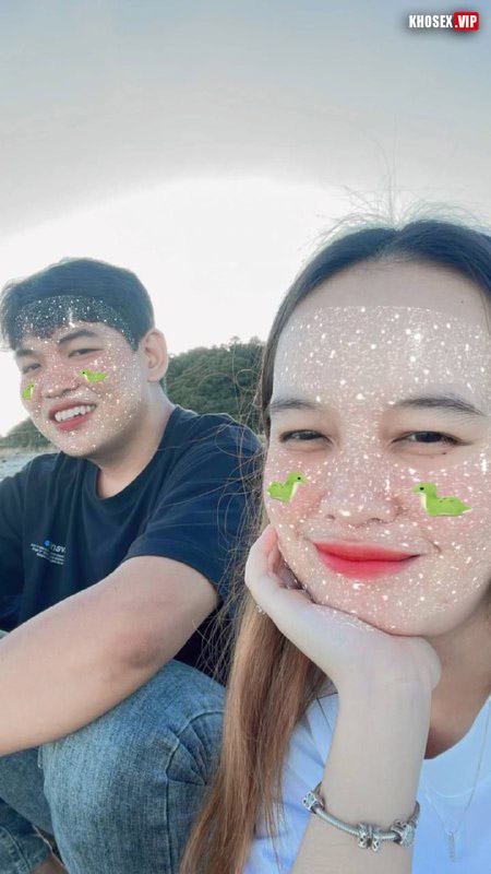 Cặp đôi thích đụ public chịch nhau trước cửa phòng trọ - Phần 2 - Hình 01