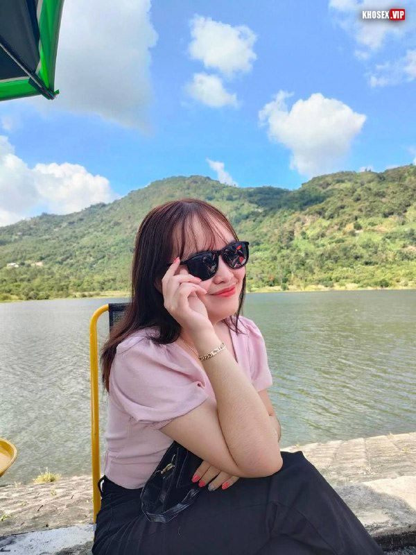 Cặp đôi thích đụ public chịch nhau trước cửa phòng trọ - Phần 2 - Hình 06