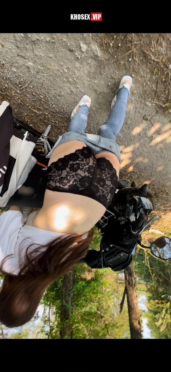 Cặp đôi thích đụ public chịch nhau trước cửa phòng trọ - Phần 2 - Hình 17