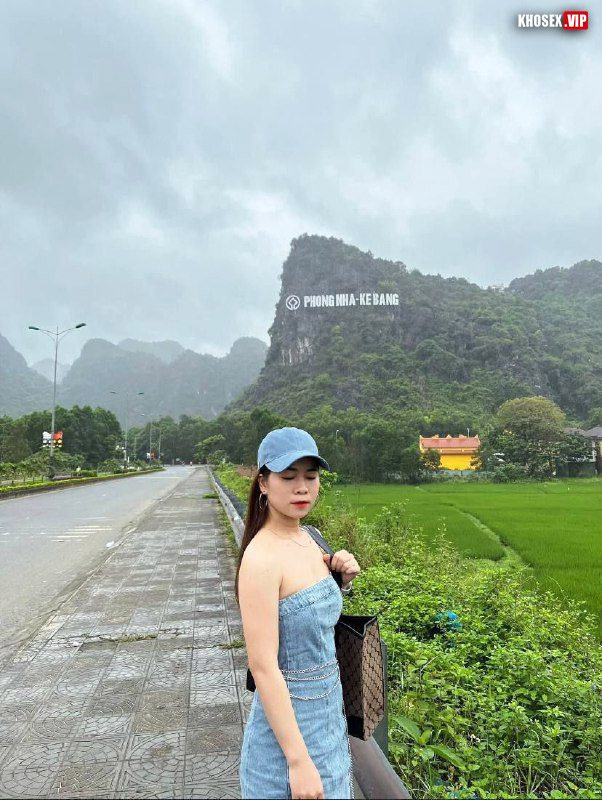 Chơi public dừng xe giữa đường doggy em bên xe ôtô (Full Clip + Pic) - Hình 02