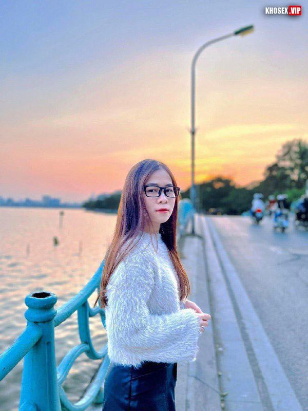 Chơi public dừng xe giữa đường doggy em bên xe ôtô (Full Clip + Pic) - Hình 04