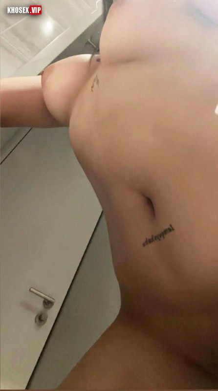 Đụ bé Chloe lồn khít rên sướng cực phê - Hình 04