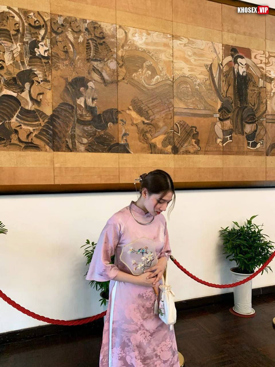 Phê quá à chồng bắn nha vợ (Full Clip + Pic) - Hình 04