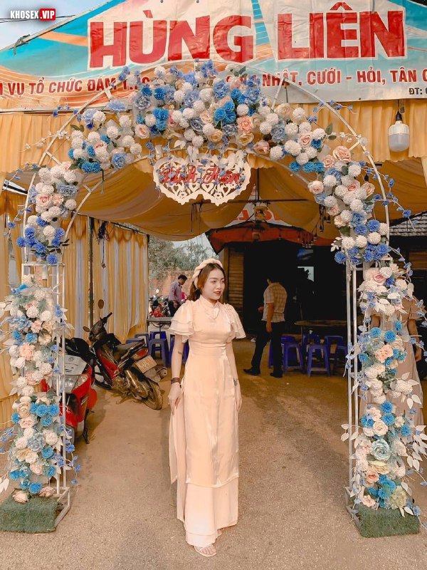 Siêu phẩm em Lê Na 19t (cô chủ nhỏ) ngực bự, bím khít đụ rên cực nứng - Phần 2 - Hình 02