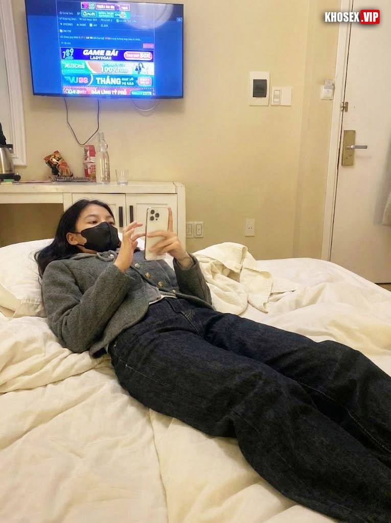 Vụng trộm cùng em nyc 2k1 đã có ck nứng quá cởi bao chơi trần luôn - Hình 01