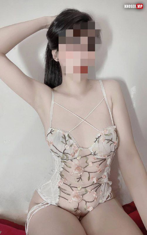 Cặc anh dài quá làm lồn em sướng bắn nước - Hình 03