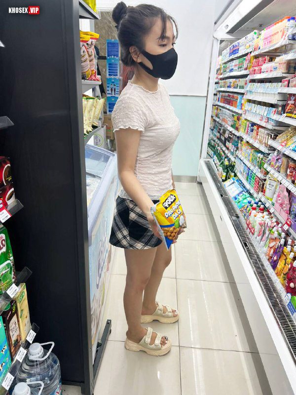 Chịch em ghệ vú sừng trâu bóp cực sướng - Hình 02