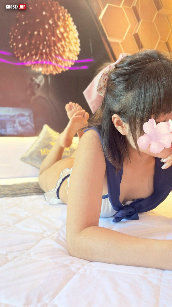 Địt em Loli 2k mặt xinh bím nhiều nước - Hình 03