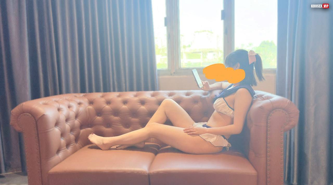 Địt em Loli 2k mặt xinh bím nhiều nước - Hình 06