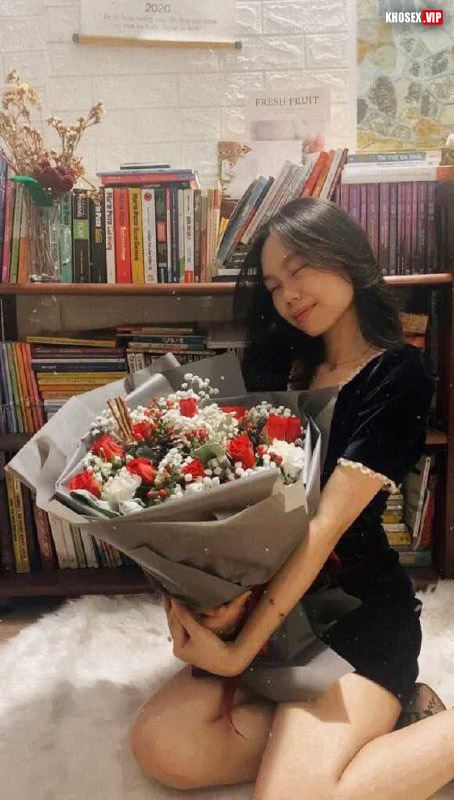 Đụ cả 2 lỗ xuất trong em sinh viên sướng rên rỉ - Hình 01