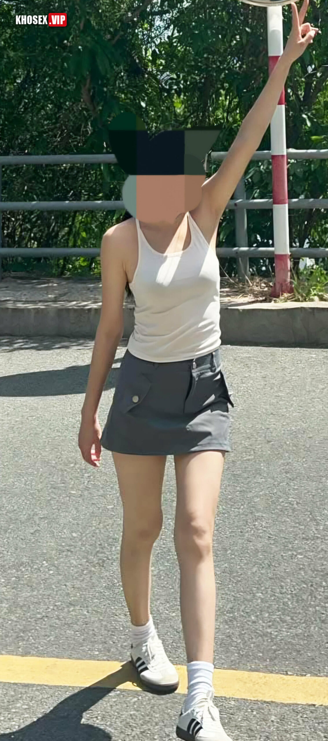 Đưa em kế toán cty dỗi ny đi khách sạn bắn nát lồn em - Hình 02