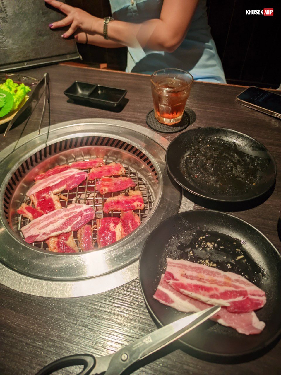 Hết tinh trùng với chị giám đốc ngày cuối năm - Hình 01