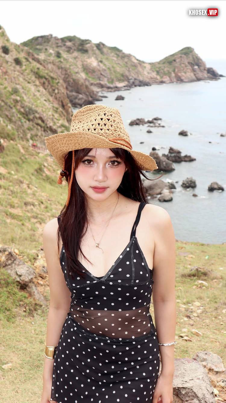 Trọn Bộ lộ clip sex Đặng Thị Băng Tâm 2k2 gái xinh đại học thương mại khẩu dâm cực nứng (Full Clip + Pic) - Hình 10