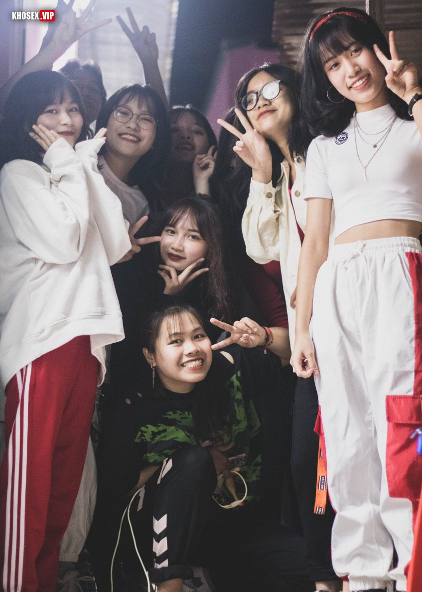 Trọn Bộ lộ clip sex Đặng Thị Băng Tâm 2k2 gái xinh đại học thương mại khẩu dâm cực nứng (Full Clip + Pic) - Hình 13