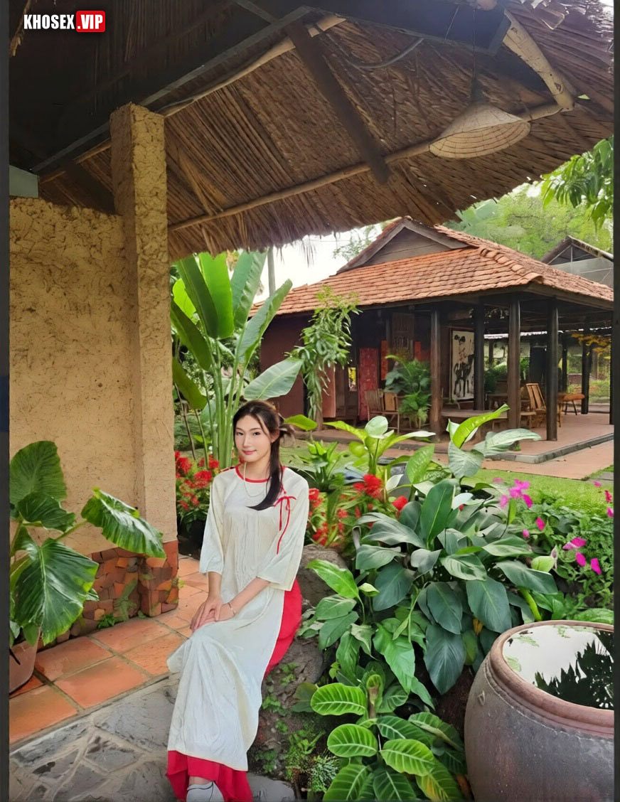 Chịch em sướng quá em phê lè cả lưỡi (Full Clip + Pic) - Hình 01