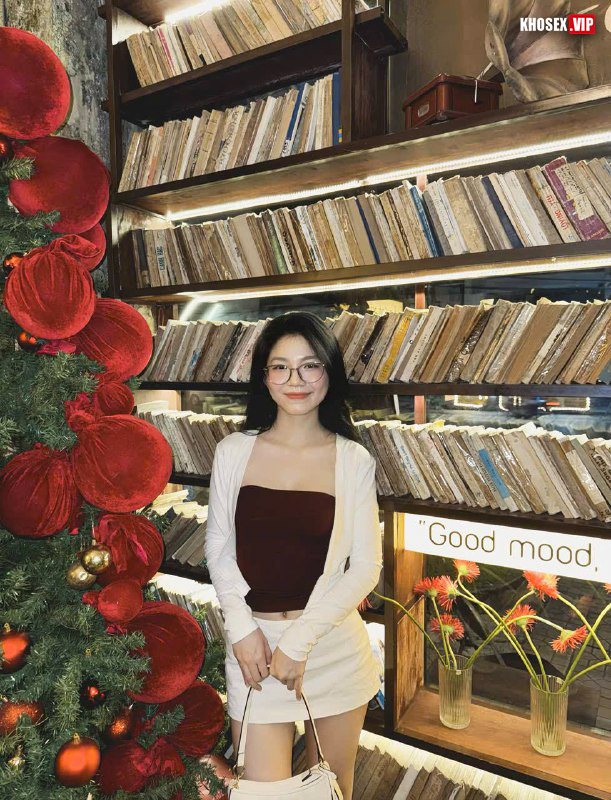 Đang đụ em bảo thấy nước em ra nhiều hong đụ sướng hong (Full Clip + Pic) - Hình 03