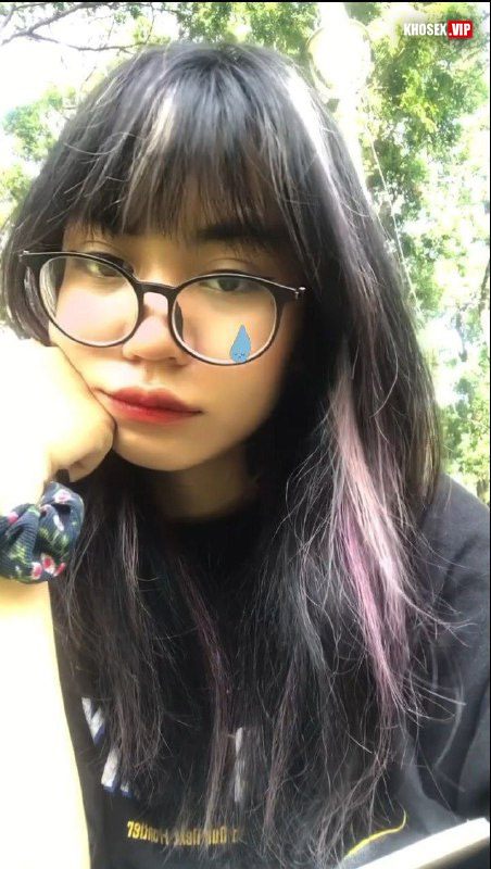 Đặng Xuân Thảo 2k3 em sinh viên kính cận lộ clip sex địt nhau cùng bạn trai (Full Clip + Pic) - Hình 03