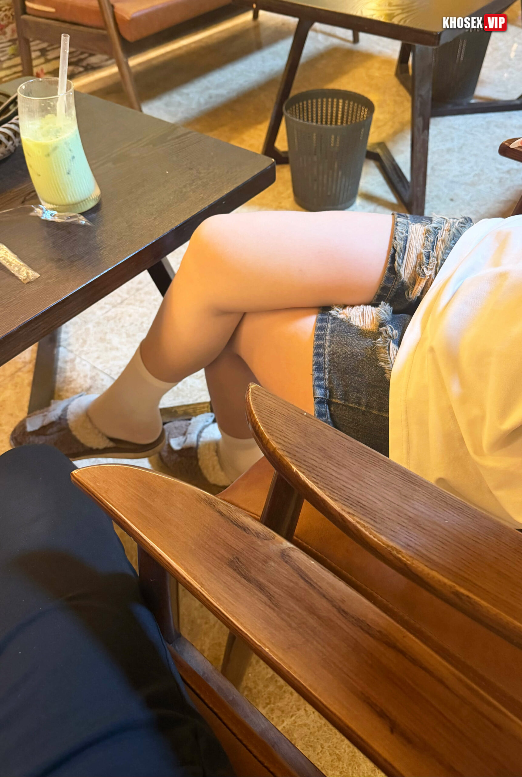 Địt xuất trong em rau non 2k6 mông vú đẹp rên nứng (Full Clip + Pic) - Hình 01