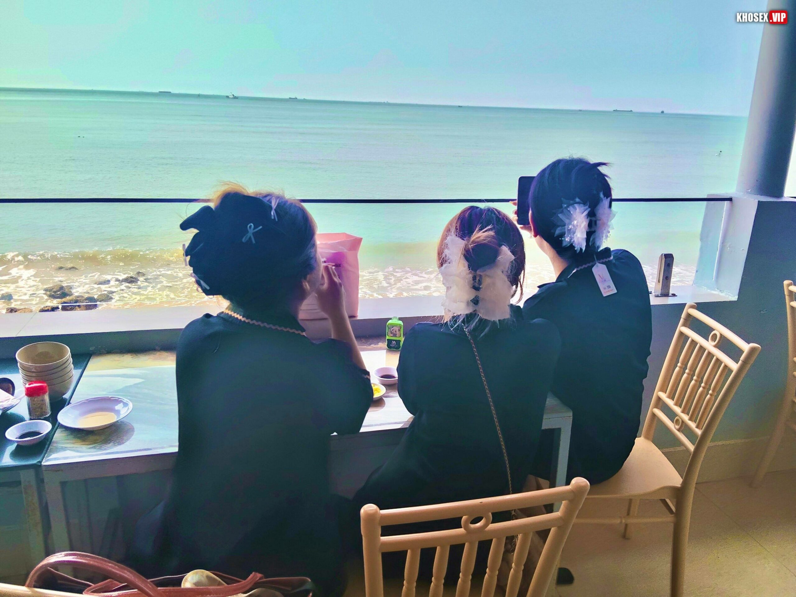 Kỷ niệm some 3 em gái ở Vũng Tàu (Full Clip + Pic) - Hình 02