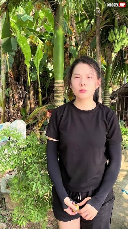 Lộ clip sex tiktoker uyenbeu2006 địt nhau với bạn trai - Hình 02