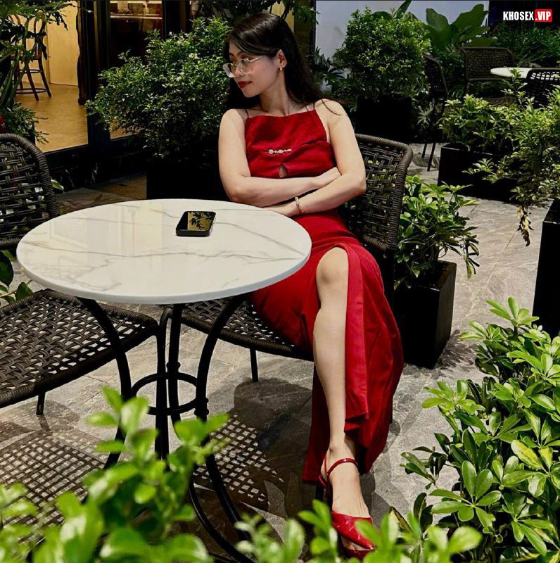 Em ghệ vú to vừa cưỡi vừa mút vú em (Full Clip + Pic) - Hình 01